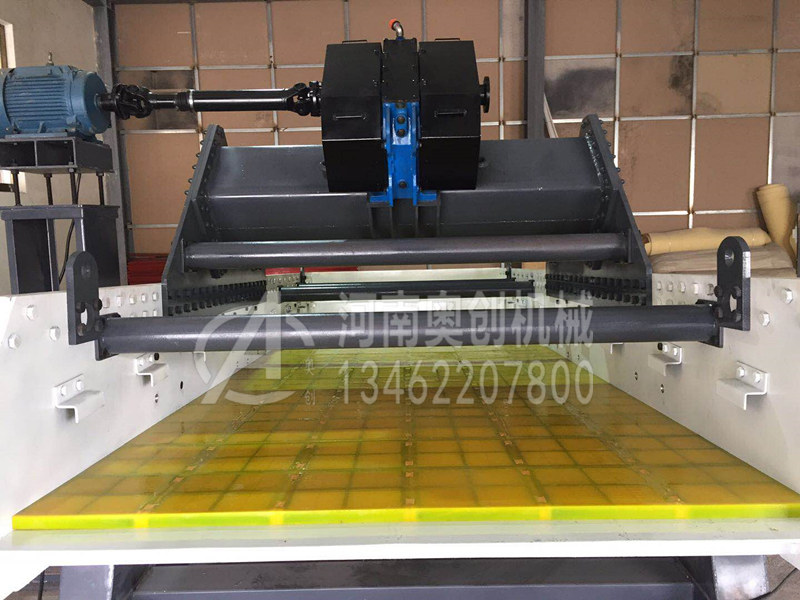 脫水篩型號及產量由振動器的振動產生的復旋轉振動來工作