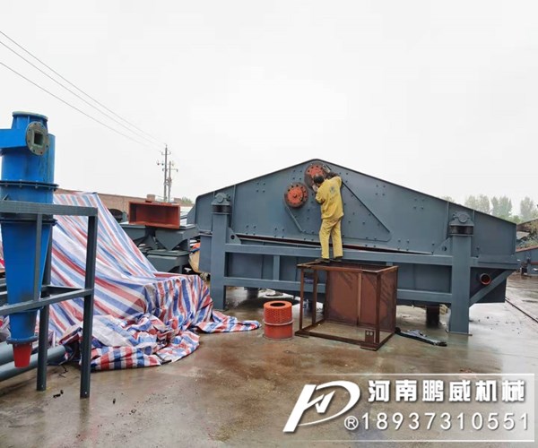 振動脫水篩不出料兩邊擺動大是不是電機頻率不一樣？